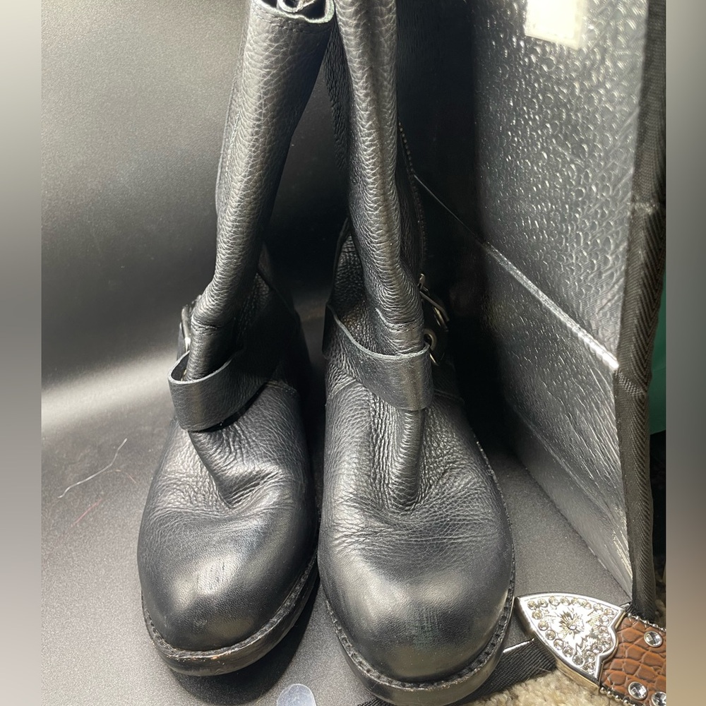 Vince Camuto Black Leather Ankle Boots Size 7.5 B Zip Up Great Condition - Picture 5 of 8